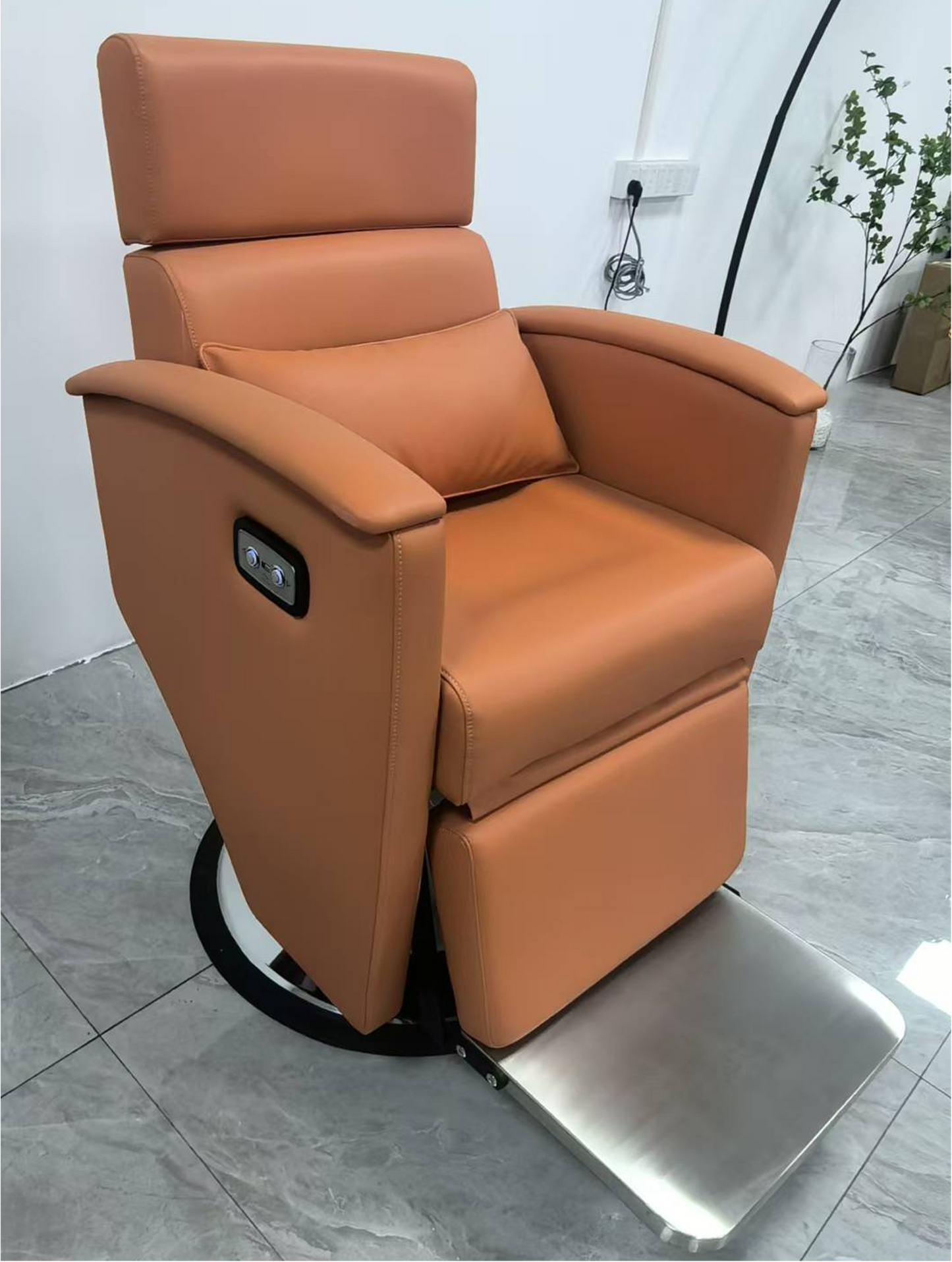 Luxuriöser Barber- & Massagestuhl in Cognac-Braun