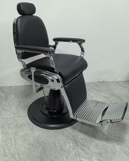 Klassischer Barberstuhl in Schwarz mit Chrom-Akzenten