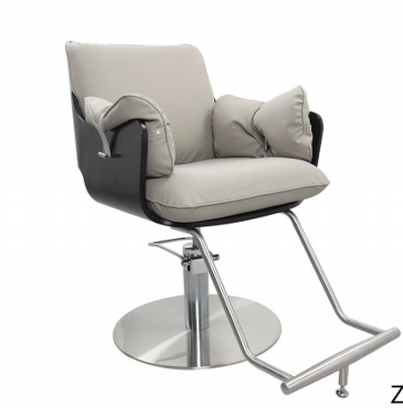 Luxuriöser Stylingstuhl mit Kissenkomfort und modernem Design