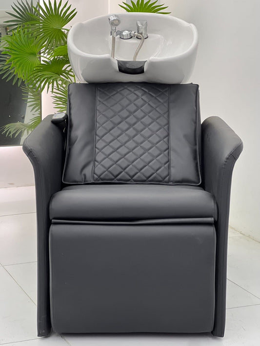 Luxurious wash unit with padded seat and diamond quilting 